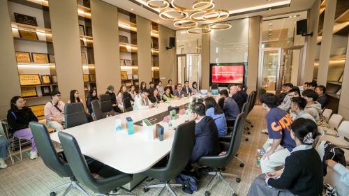 跨邦互换启新篇，共探产学研新蹊径